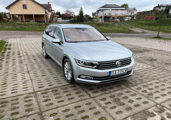 Volkswagen Passat cena 57600 przebieg: 283000, rok produkcji 2015 z Gdańsk małe 67